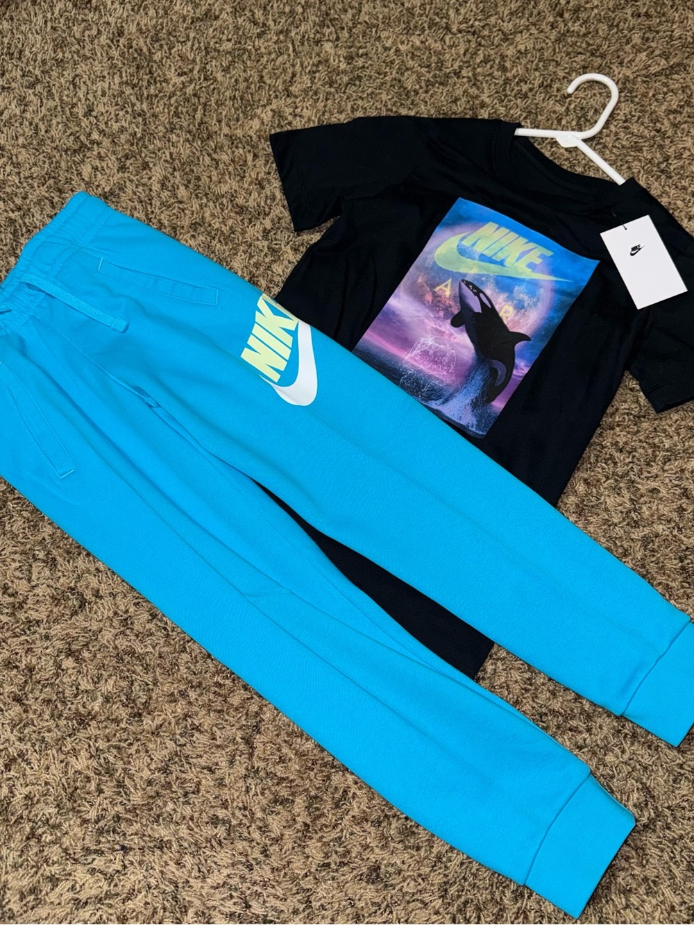 Brand new Boys Nike Outfit Sweatpants (S) Black Orca Shirt (M) Youth